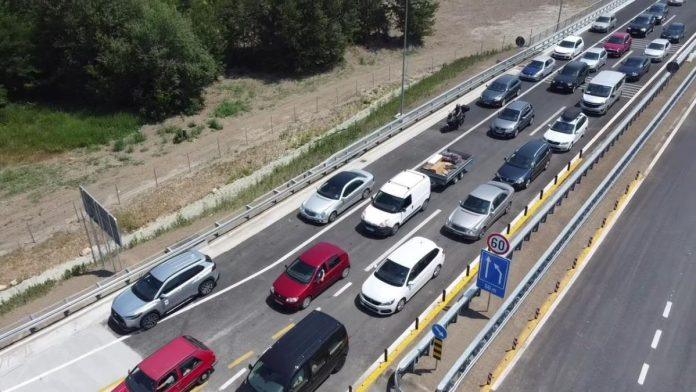 saobracajka-na-milosu-velikom:-oboren-motociklista,-stvaraju-se-zastoji!-hitna-pomoc-i-policija-na-terenu