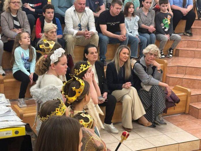 dijaspora-ne-zaboravlja-srbiju:-u-krusevcu-odrzana-uskrsnja-akcija-darivanja-dece-u-crkvi-lazarica-(foto)