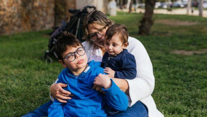 i-rodaci-mogu-biti-negovatelji:-pocela-javna-rasprava-o-nacrtu-zakona-kojim-se-regulisu-prava-roditelja-tesko-obolele-dece