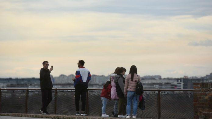 “je-l’-ima-neka-devojka-da-hoce-da-se-uda?”-beogradanin-(33)-oglasom-zapalio-mreze:-zeli-ugovoreni-brak-na-kratko-–-i-za-to-nudi-neobicnu-“kompenzaciju”