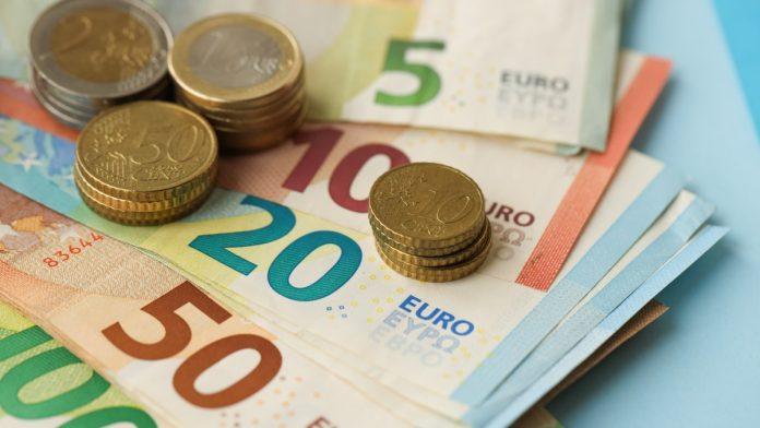 unikredit-trazi-promene-u-poslovanju-komercbanke,-pojacava-pritisak-za-preuzimanje