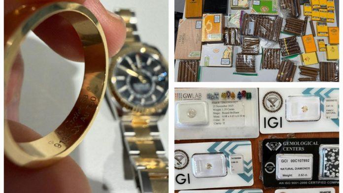 (foto)-carinici-za-vikend-ostali-u-soku!-pretresali-ranceve-i-torbe,-pa-pronasli-robu-vrednu-sest-miliona!-medu-njima-bili-i-prirodni-dijamanti!