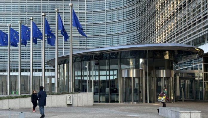 ursula-fon-der-lajen-:-potrebna-nam-je-domaca-proizvodnja-obnovljivih-i-nuklearnih-izvora