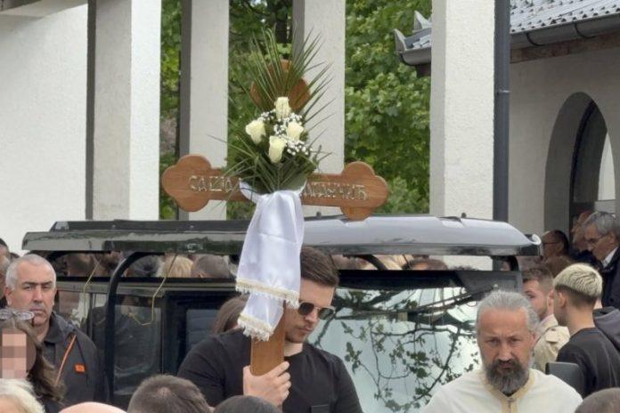 cela-estrada-u-suzama-na-sahrani-sase-katancica:-ove-scene-kidaju-dusu,-pogledajte-ko-se-sve-pojavio!-(video)