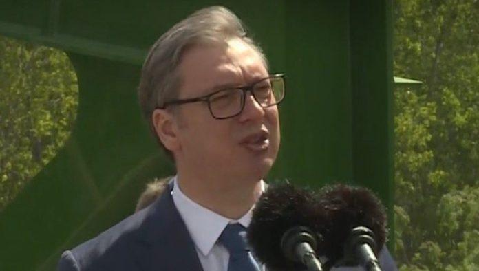 istorijska-poruka-predsednika:-bicemo-ostrvo-slobode-u-evropi,-nece-biti-vise-progananika-ni-traktora…