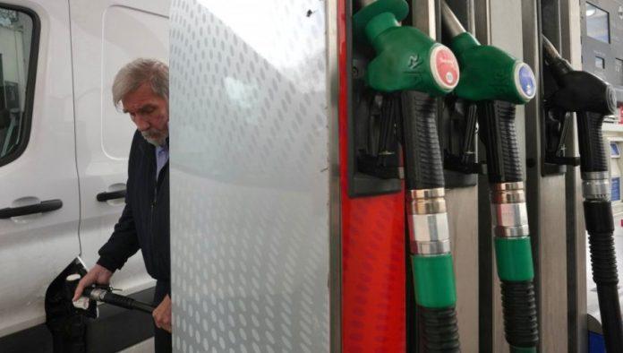 popustanje-sankcija:-sad-obnovile-licencu-za-prodaju-ruske-nafte