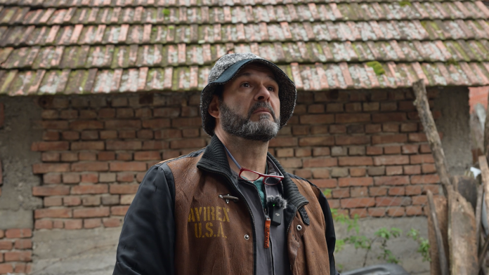 glumac-se-odselio-iz-beograda,-pa-se-oglasio-sa-kosova-pravi-kobasice-i-rakiju-na-selu,-a-evo-gde-pronalazi-mir:-kubura-se-pohvalio-svima-(foto)