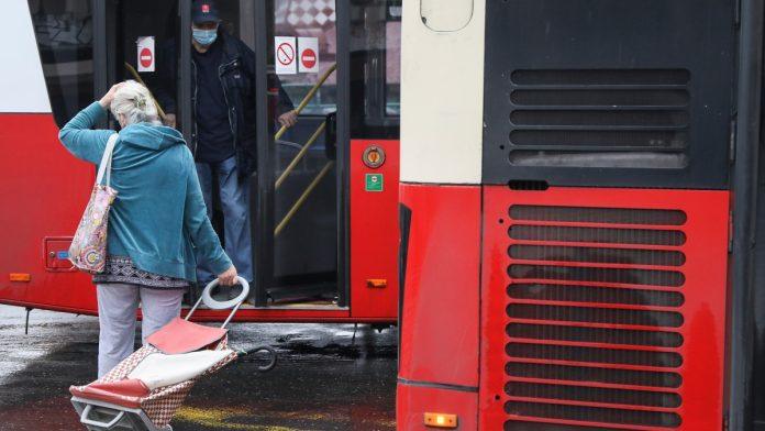 cene-goriva-rastu,-gradani-sve-vise-biraju-besplatan-javni-prevoz:-novi-rekordi-putnika-sirom-francuske!