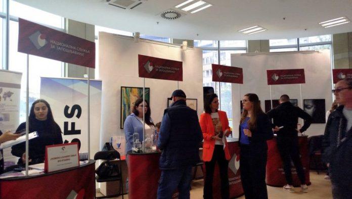 i-vojska-srbije-medu-poslodavcima:-u-paracinu-odrzan-prolecni-sajam-zaposljavanja,-uz-tehnicki-zbor-u-glavnoj-ulici-(foto)