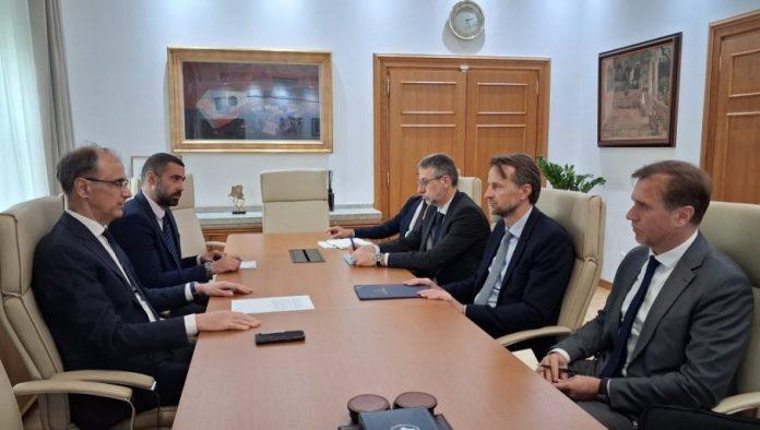 macut-sa-bekeretom:-razgovor-o-pitanjima-stabilnosti-akademske-zajednice-i-saradnje-srbije-i-eu