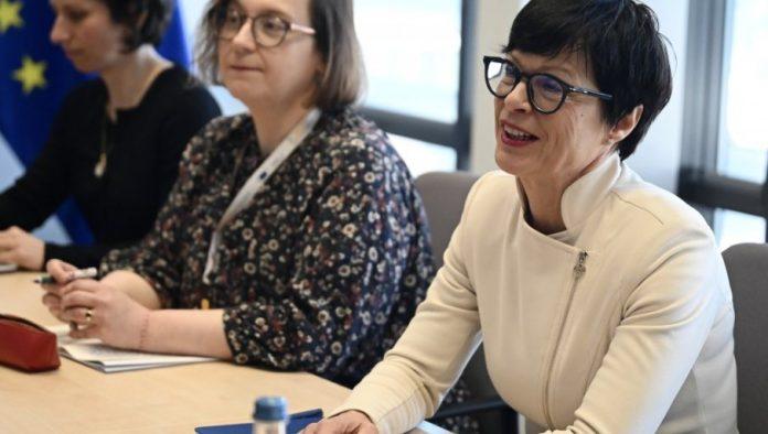 dzabe-tuzakali,-brisel-srbiji-nije-zamrznuo-finansiranje:-evropska-komesarka-za-prosirenje-potopila-velike-nade-opozicije