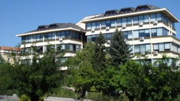 Опљачкано-возило-са-златом-и-сребром-у-Великом-Трновцу,-нападачи-у-бекству