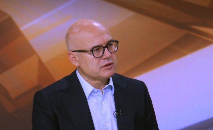 “zloupotrebljava-funkciju,-on-odavno-nije-rektor”-vucevic-o-politicaru-dokicu:-zabrinjava-da-ide-u-brisel-i-lobira-da-srbija-bude-kaznjena