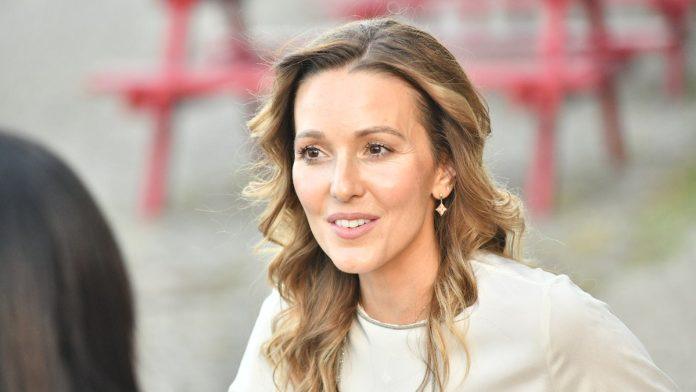 jelena-dokovic-bas-svako-jutro-pije-ovaj-napitak-i-nema-ni-gram-viska:-sprema-se-za-5-minuta,-jedna-namirnica-je-kljucna
