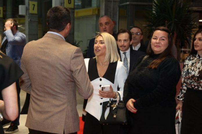 poznati-na-gala-proslavi-naseg-jubileja!-ove-zvezde-su-zablistale-na-spektakularnom-slavlju-“medijske-mreze”