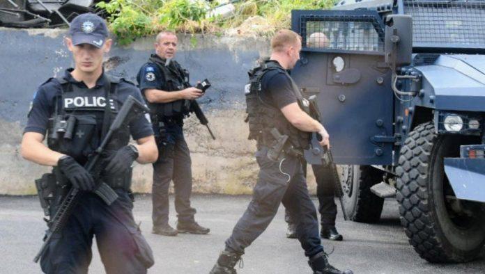 policija-lazne-drzave-upala-jutros-u-severnu-mitrovicu:-pristina-rusi-garaze-ciji-su-vlasnici-srbi,-euleks-i-karabinjeri-sve-posmatraju