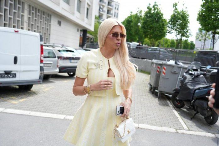 karleusa-brutalno-o-sudenju-sa-cecom:-ovome-mora-da-dode-kraj,-pevacica-poslala-koleginici-zestoku-poruku!