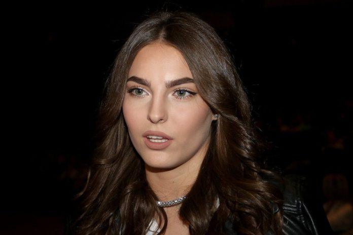 dzejla-ramovic-morala-da-razgovara-s-roditeljima-zbog-trudnoce!-evo-sta-im-je-saopstila!