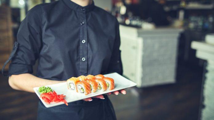 zatvorena-dva-restorana-zbog-masovnog-trovanja-hranom:-vise-od-100-ljudi-pogodeno!-svedska-ovakav-slucaj-nije-imala-godinama