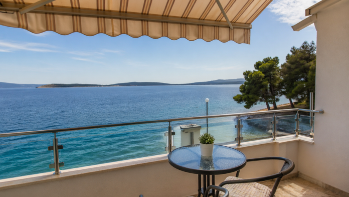 vlasnici-apartmana-na-jadranu-otkrili-nove-cene-nocenja:-“ne-moze-da-se-zivi-samo-od-sunca-i-mora”