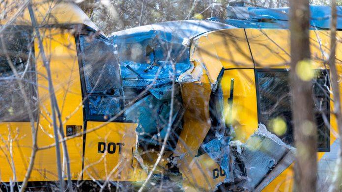 (foto)-direktan-sudar-dva-voza-incident-u-danskoj,-povredeno-vise-osoba,-cetiri-u-kriticnom-stanju:-“velika-zeleznicka-nesreca”