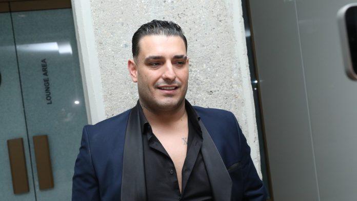 (foto)-ono-sto-je-darko-lazic-uradio-za-pokojnog-brata-dragana-lazica-nateralo-je-mnogima-suze-na-oci:-dani-mu-sve-vreme-pruza-podrsku