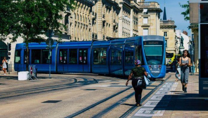 istrazivanje-pokazuje:-rast-cena-goriva-povecao-broj-putnika-u-javnom-prevozu-u-francuskoj