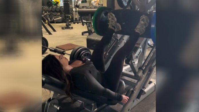 muskarci-ne-znaju-gde-pre-da-gledaju-voditeljka-(39)-smrsala-20-kilograma-i-pokazala-rezultate:-“mutilo-mi-se-pred-ocima-posle-treninga”