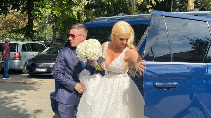 posle-razvoda-od-pilota,-srecu-nasla-pored-kosarkasa-poznata-glumica-sad-pokazala-kako-seta-njihovog-sina-filipa,-kojeg-su-nedavno-dobili:-on-im-je-centar-sveta