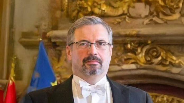 od-kriticara-dijaloga-do-glavnog-pregovaraca-ko-je-agron-bajrami:-lupao-packe-mogerini-i-lajcaku,-a-sada-ga-je-kurti-ustolicio