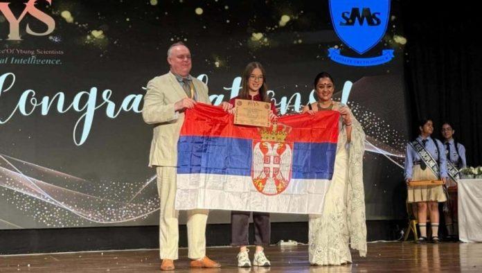 helena-je-ponos-srbije:-gimnazijalka-iz-kikinde-druga-na-svetskom-takmicenju-u-indiji-(foto/video)