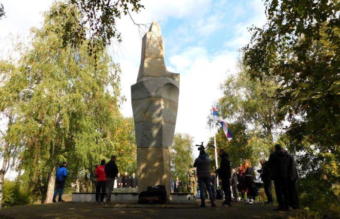loznicka-kompanija-darovala-eparhiju-sabacku:-poklonili-objekat-i-plac-za-memorijalni-centar-u-dragincu
