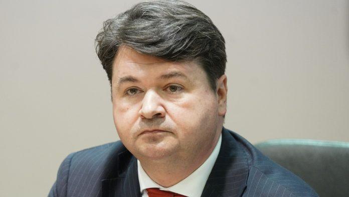 (video)-“mnogo-vaznih-ljudi-sa-mnom-razgovara-o-tome”-petrov-otkrio-da-li-sebe-vidi-kao-kandidata-na-predsednickim-izborima:-“slagao-bih-da-kazem-ne,-ali…”