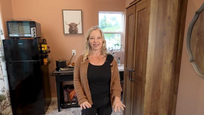 penzionerka-(65)-napravila-kucu-iz-snova:-nije-imala-nista,-a-sada-zivi-u-30-kvadrata-–-odusevice-vas-njena-prica-(vidoe)