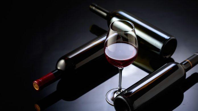 vina-sa-fruske-gore-osvajaju-kinu:-predstavljeno-pet-vinarija-sa-“srpske-svete-gore”