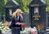 JECAJI POPOVIĆEVE UDOVICE ODJEKUJU GROBLJEM: Suzana Jovanović se slomila na Sašin rođendan! (VIDEO) jecaji-popoviceve-udovice-odjekuju-grobljem:-suzana-jovanovic-se-slomila-na-sasin-rodendan!-(video)