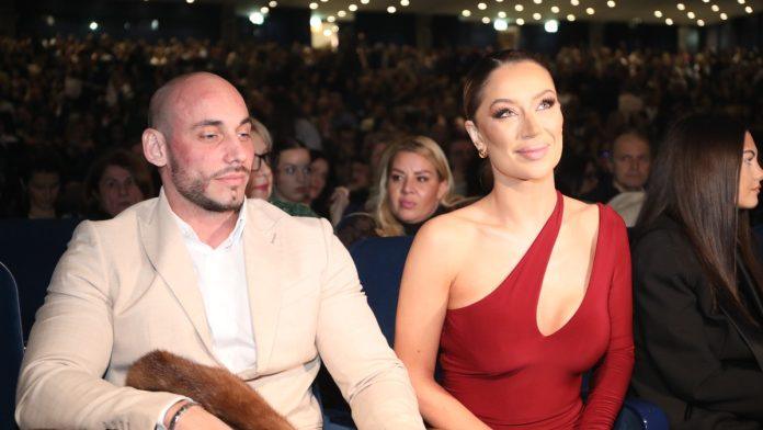 tea-tairovic-sa-muzem-ivanom-proslavlja-prvu-godisnjicu-braka-supruznici-otisli-iz-srbije-za-njihov-vazan-datum