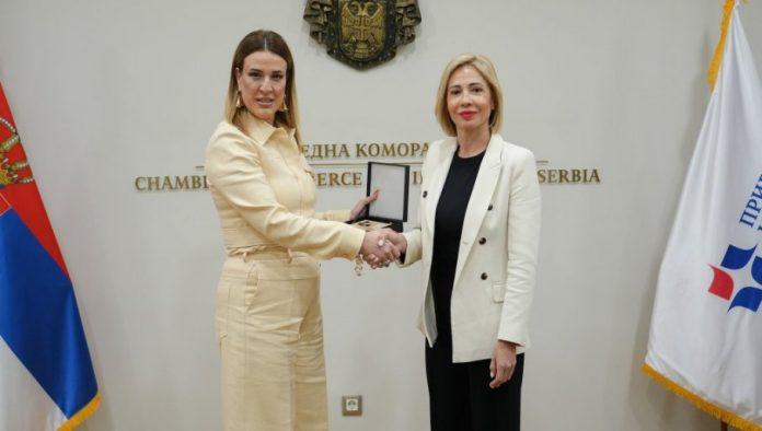 alta-banka-potvrduje-lidersku-poziciju:-pks-nagrada-za-najbrze-rastucu-banku-u-srbiji