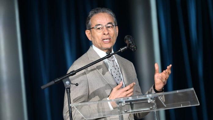 “bila-je-kisa,-gnjavili-ste-me,-pomislio-sam-da-je-to-luda-ideja”:-alabar-otkrio-kako-je-pristao-da-gradi-“beograd-na-vodi”