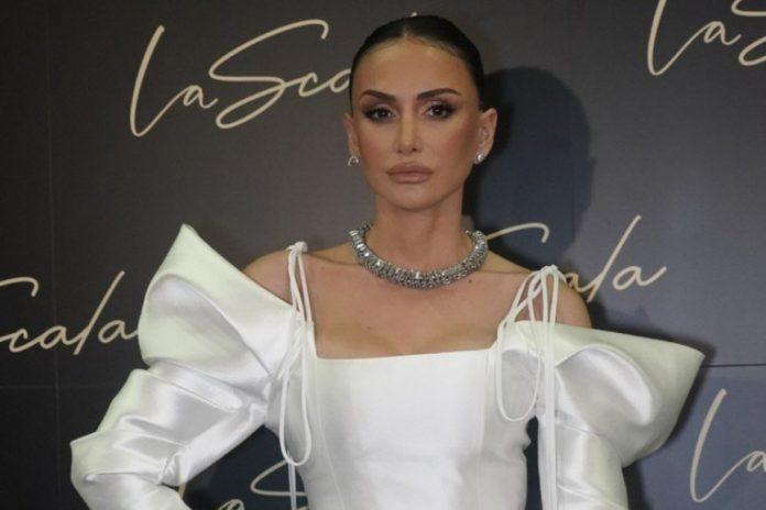 procurila-vrela-fotka-emine-jahovic-iz-teretane!-svima-popadale-vilice!-(foto)