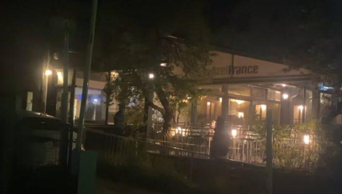 isplivao-smnimak-s-mesta-pucnjave-u-basti-restorana:-policija-na-sve-strane,-napadac-u-bekstvu-(video)