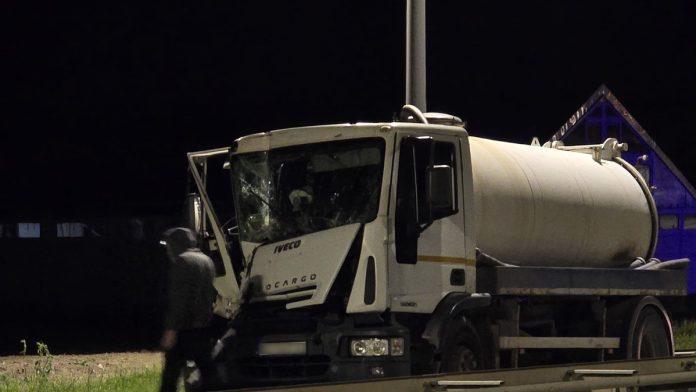 (foto,-video)-sudar-dva-kamiona-saobracajna-nesreca-u-novom-sadu:-uvidaj-je-u-toku