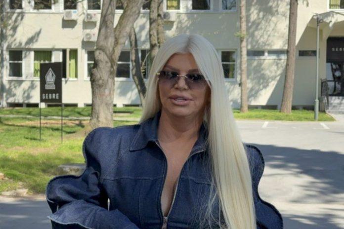 oglasila-se-nasa-pevacica-nakon-eksplicitne-poruke-dare-bubamare:-ocitala-lekciju-o-laznom-moralisanju!