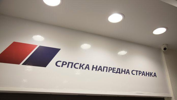 oglasila-se-sns-zemun-nakon-skupa-studenata:-“nasi-aktivisti-bili-izlozeni-provokacijama-i-nasilnickom-ponasanju-grupe-koja-podrzava-politicara-vladana-dokica”