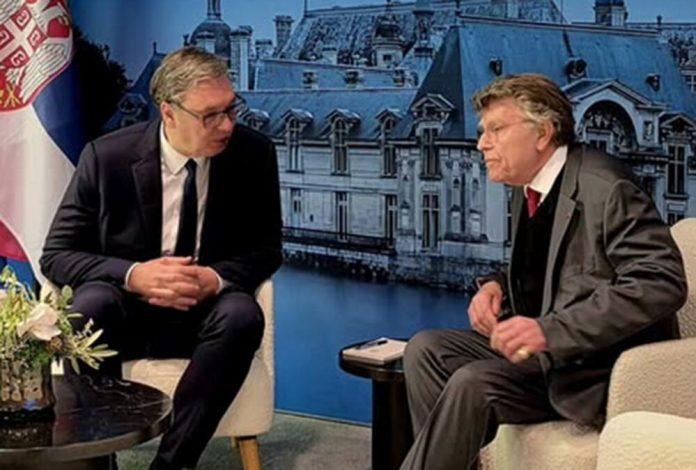 vazan-sastanak:-predsednik-vucic-se-sastao-sa-monbrijalom-u-santiliju