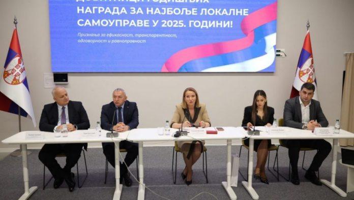 nastavak-ulaganja-u-lokalne-samouprave:-462,9-miliona-dinara-za-razvoj,-nova-jedinstvena-upravna-mesta-i-nagrade-za-dobru-upravu