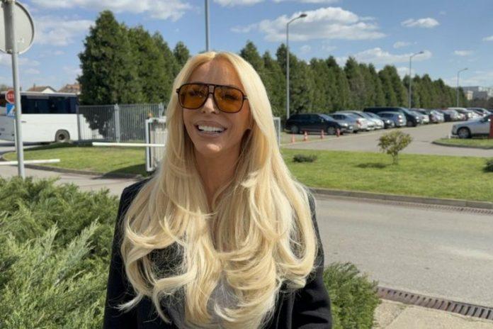 posle-stana-pazarila-i-novu-besnu-masinu!-voditeljka-“pinka”-uziva-u-luksuzu,-nerealno-koliko-je-dobar!