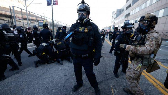 kada-zakon-prestane-da-vazi:-ice-suprotno-odluci-suda-priveo-majku-i-5-dece