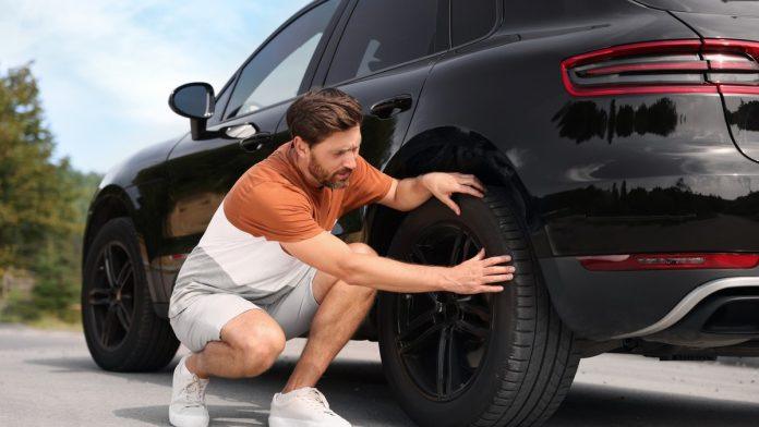 kako-pravilno-skladistiti-gume-da-ne-propadnu-do-sledece-sezone:-mnogi-ih-samo-odloze,-a-ovo-ih-unistava-i-dok-samo-stoje