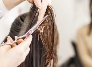 Šišanje postalo luksuz, cene frizerskih usluga eksplodirale! Evo koliko košta farbanje i pramenovi u Srbiji: Detaljan cenovnik sisanje-postalo-luksuz,-cene-frizerskih-usluga-eksplodirale!-evo-koliko-kosta-farbanje-i-pramenovi-u-srbiji:-detaljan-cenovnik